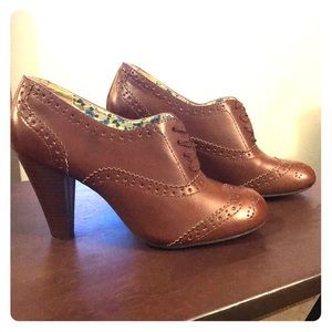 Oxford Style Booties